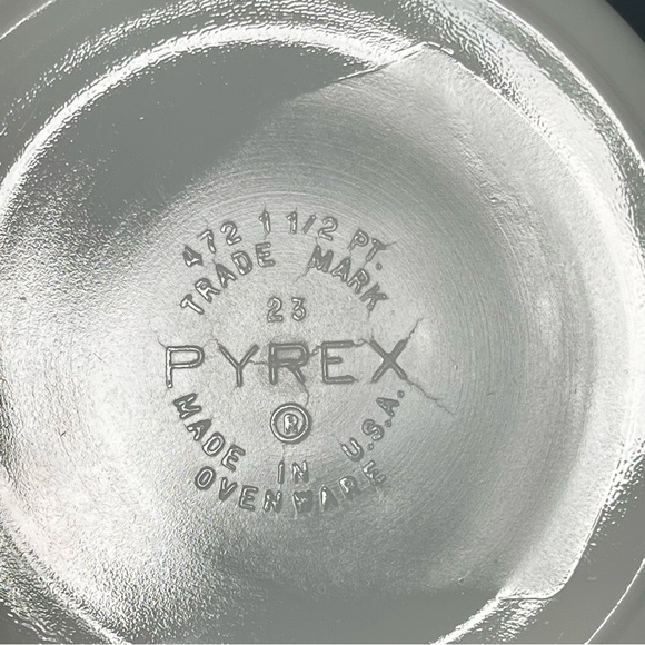 Vintage Pyrex Casserole Dish Amish Butterprint‎ Pattern 472 - Picture 6 of 10